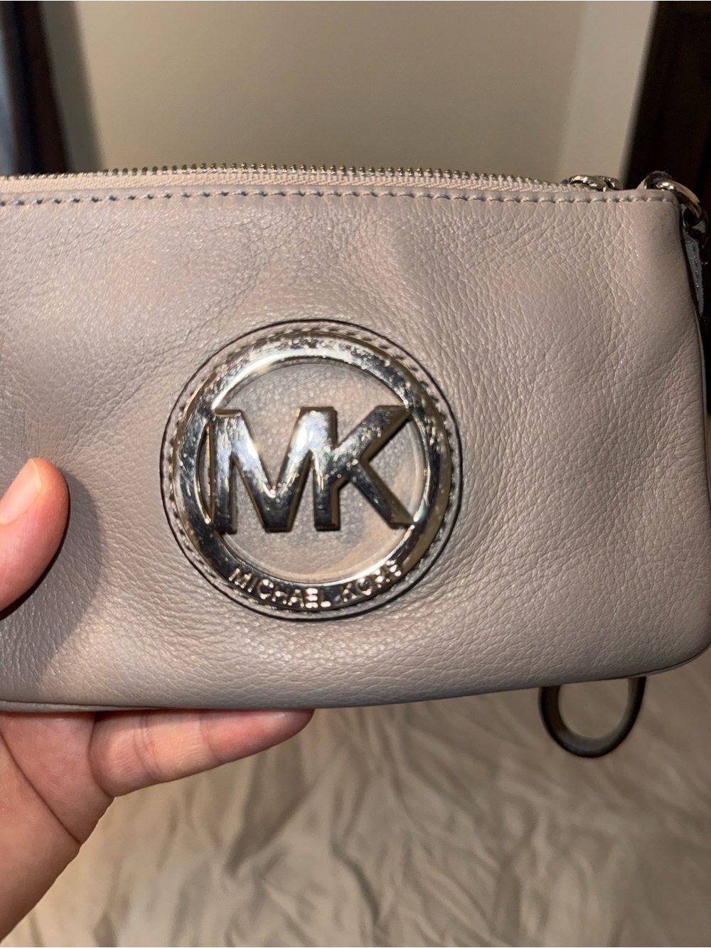 Michael Kors Light Gray Pebbled Leather Logo Wristlet - Picture 5 of 7